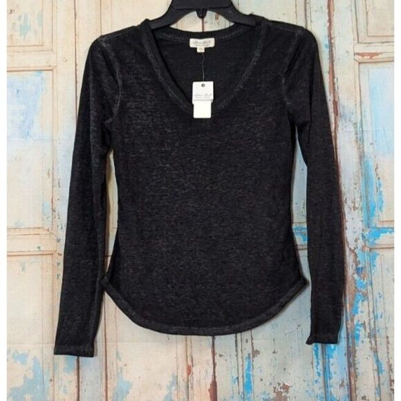 Ultra Flint Womens Size Small Black Long Sleeve V Neck Pullover T Shirt Stretch - Picture 1 of 8